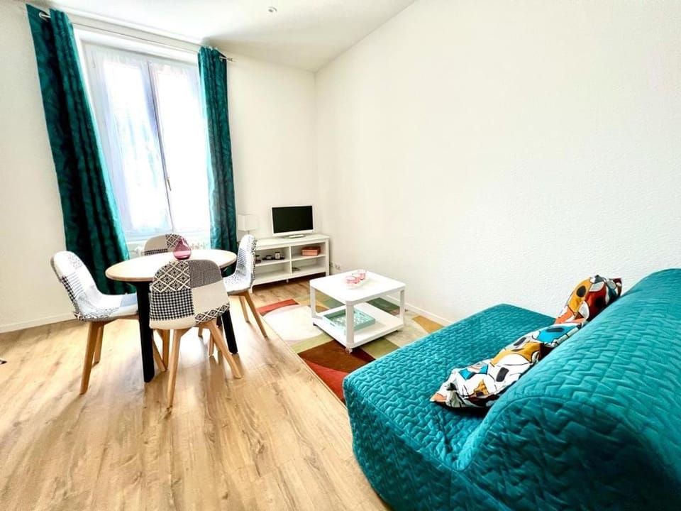Le Gamay - Charmant T2 avec parking et Terrasse Apartment in Auvergne-Rhône-Alpes