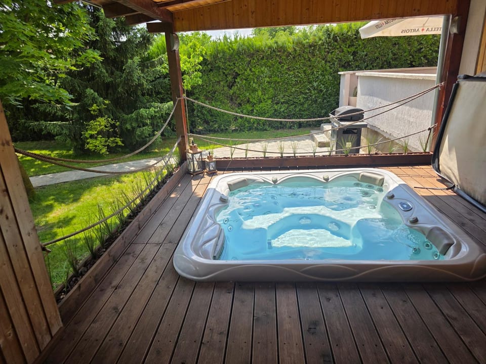 Day, Natural landscape, Hot Tub