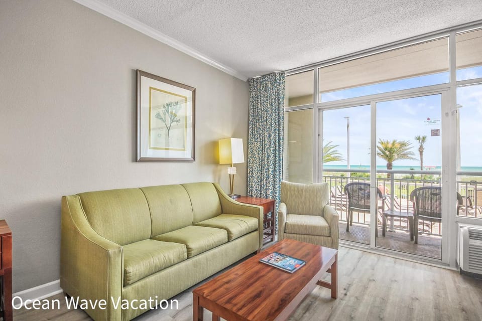 Natural landscape, Balcony/Terrace, Living room, Seating area, Sea view