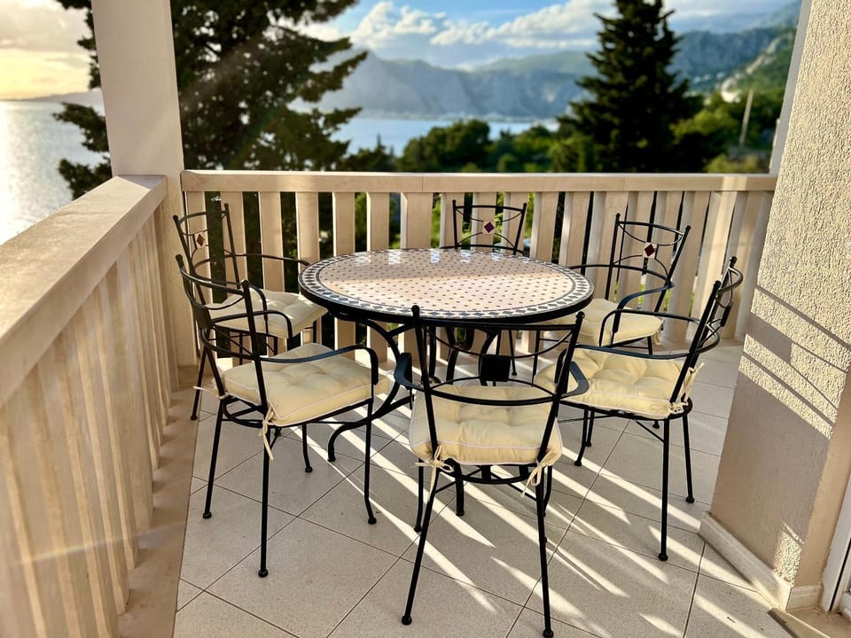 View (from property/room), Balcony/Terrace, Mountain view, Sea view