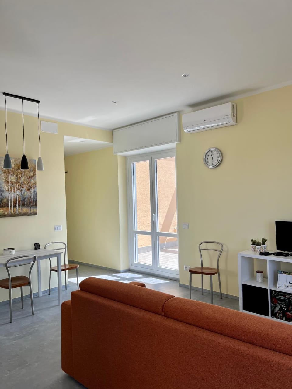 Living room, Dining area