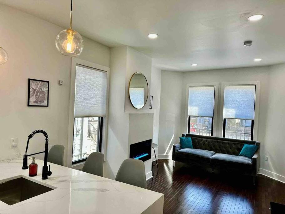 Living room, Dining area