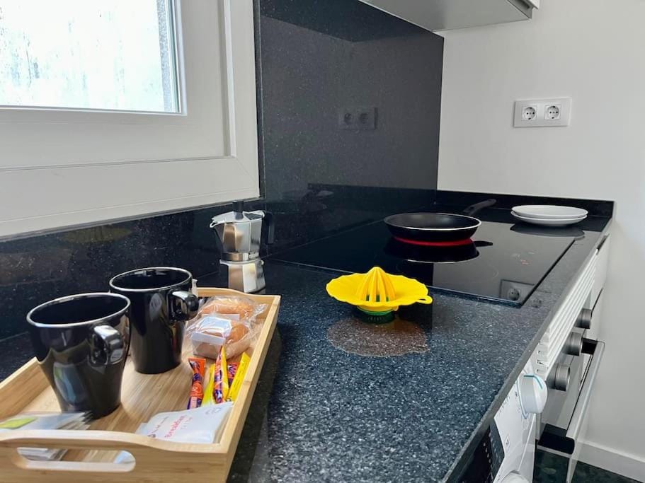 Coffee/tea facilities, Food and drinks, stove, toaster