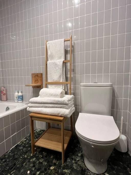 Bathroom, towels