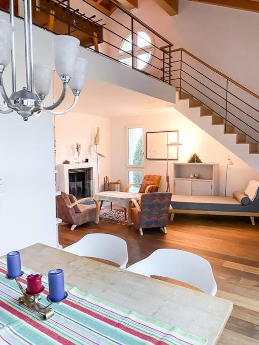 Living room, Seating area, Dining area