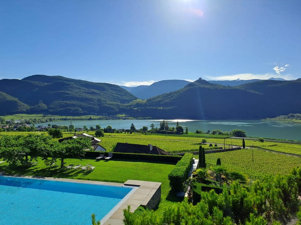 Lake view, Swimming pool