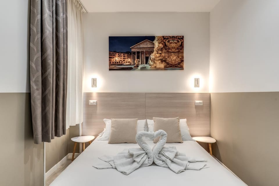 Photo of the whole room, Bedroom, towels