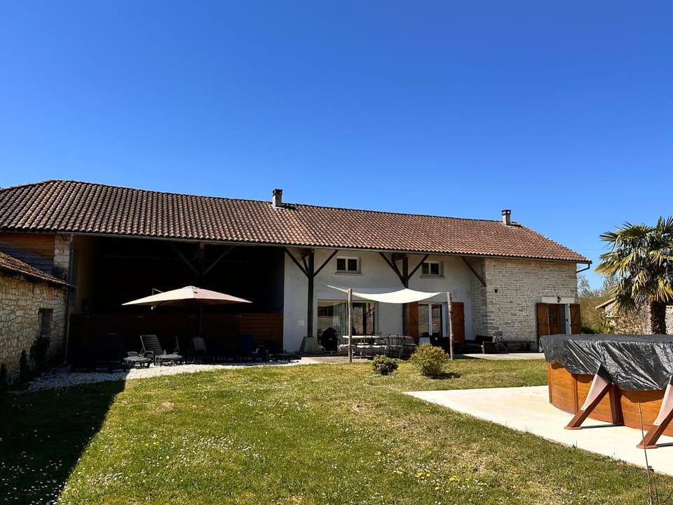 The charming private Farmhouse at La Grenouillére House in Nouvelle-Aquitaine