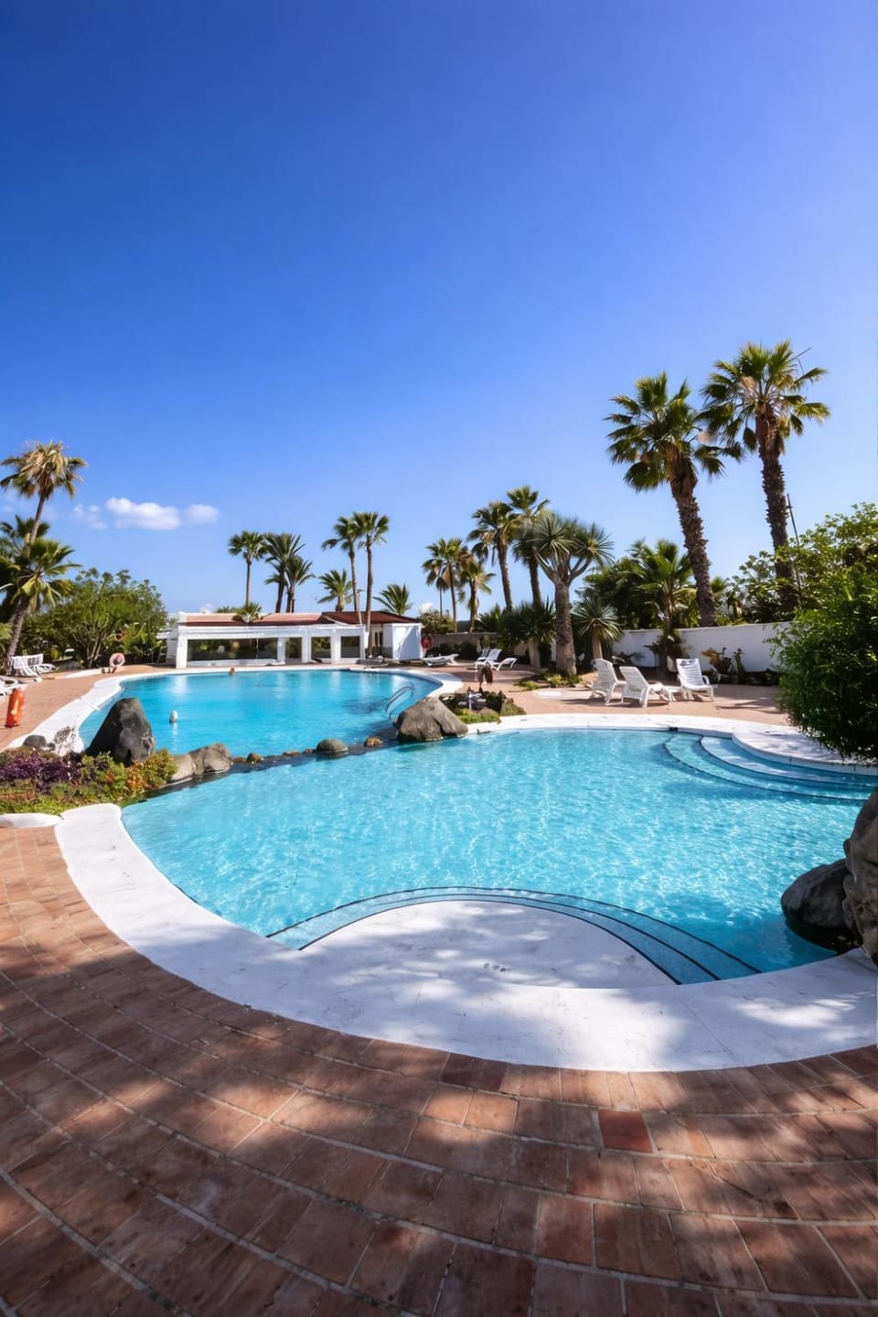 Solarium, Swimming pool