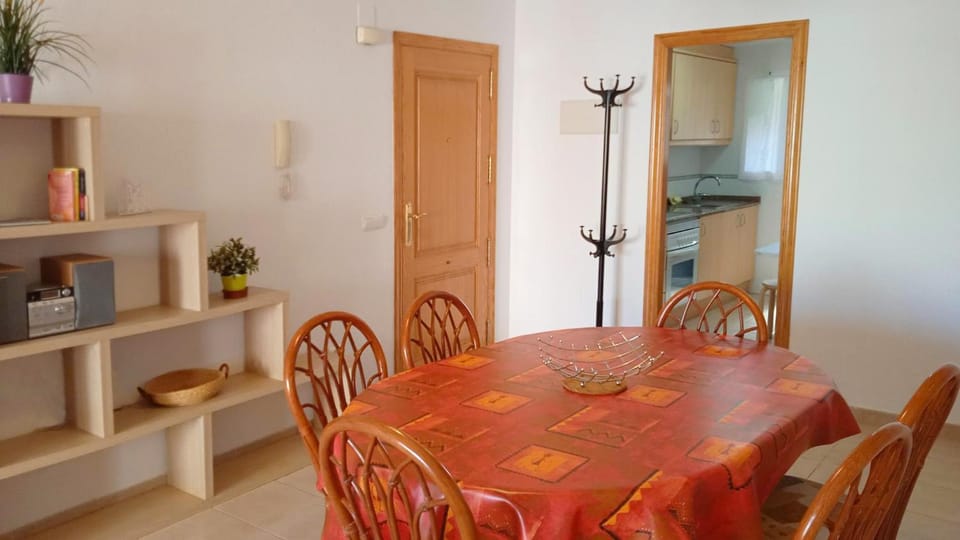 Shower, Spring, Bed, Activities, Winter, Summer, Balcony/Terrace, Living room, Dining area, Beach, Hiking, Animals, Animals, Animals, Autumn, Pets, Pets, Pets, Sports, Entertainment, children, children, children, young children, young children, young children, older children, older children, older children, group of guests, group of guests, group of guests, cot, Family, Family, Family, Parking, microwave, oven, pet friendly, pet friendly, washing machine, elevator