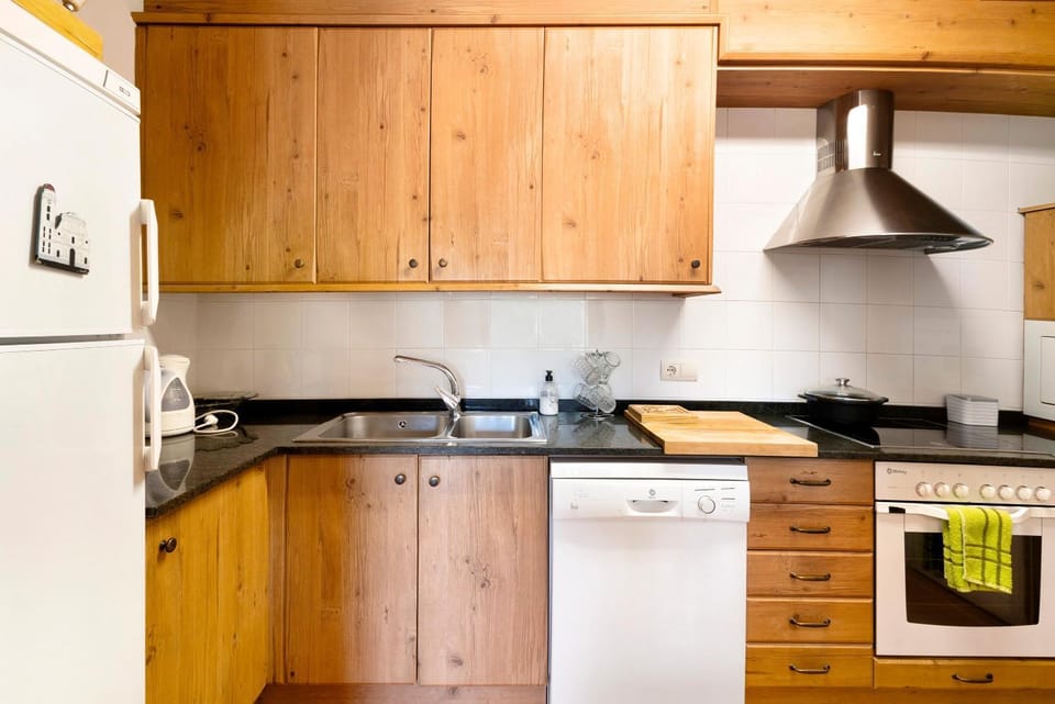 Kitchen or kitchenette, Living room