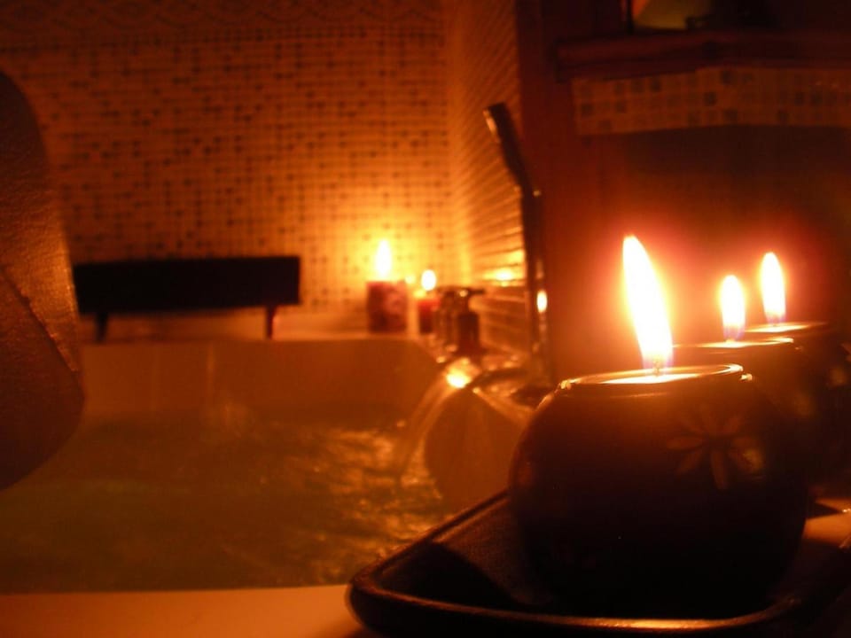 Hot Tub, Bath