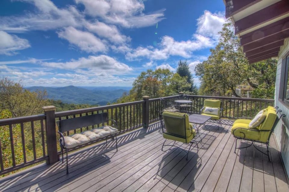 Head In The Clouds House in Watauga