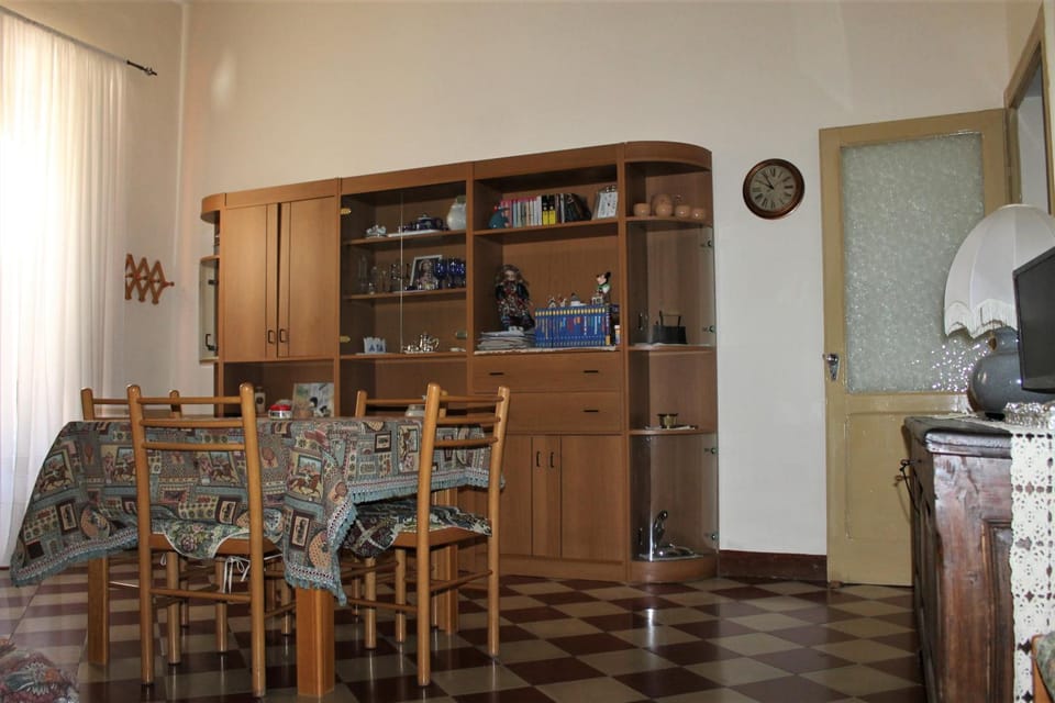 Living room, Photo of the whole room