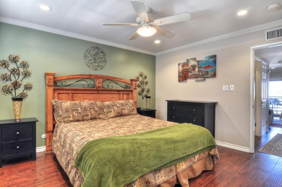 314B Harbor View, Steps to the Beach, Free Wifi, Marina Del Mar 314B House in Oceanside