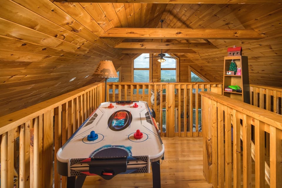 Cupids Retreat House in Watauga