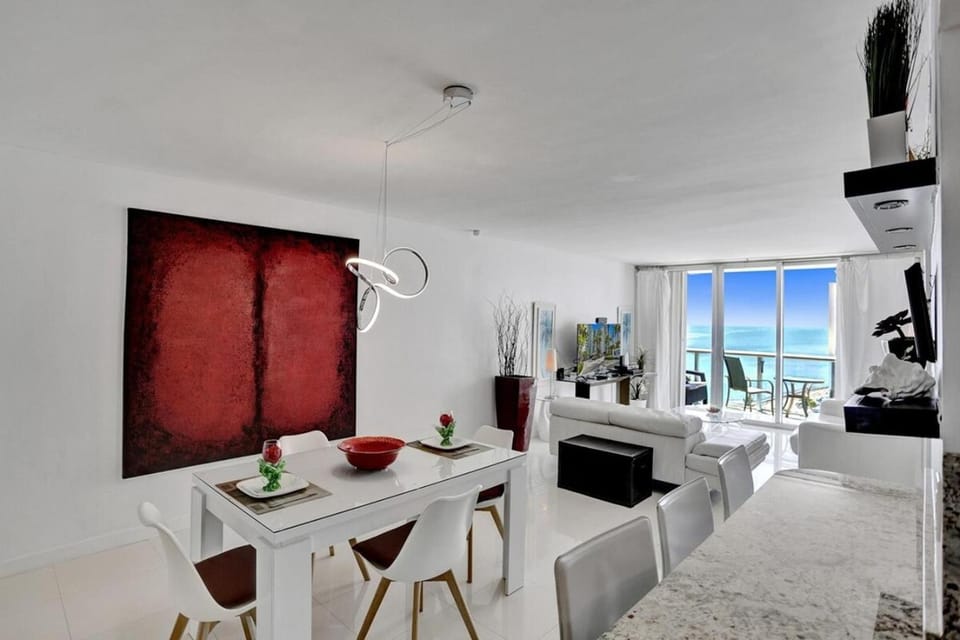 Beautiful 1 1 Beach View 14 Floor House in Hollywood Beach