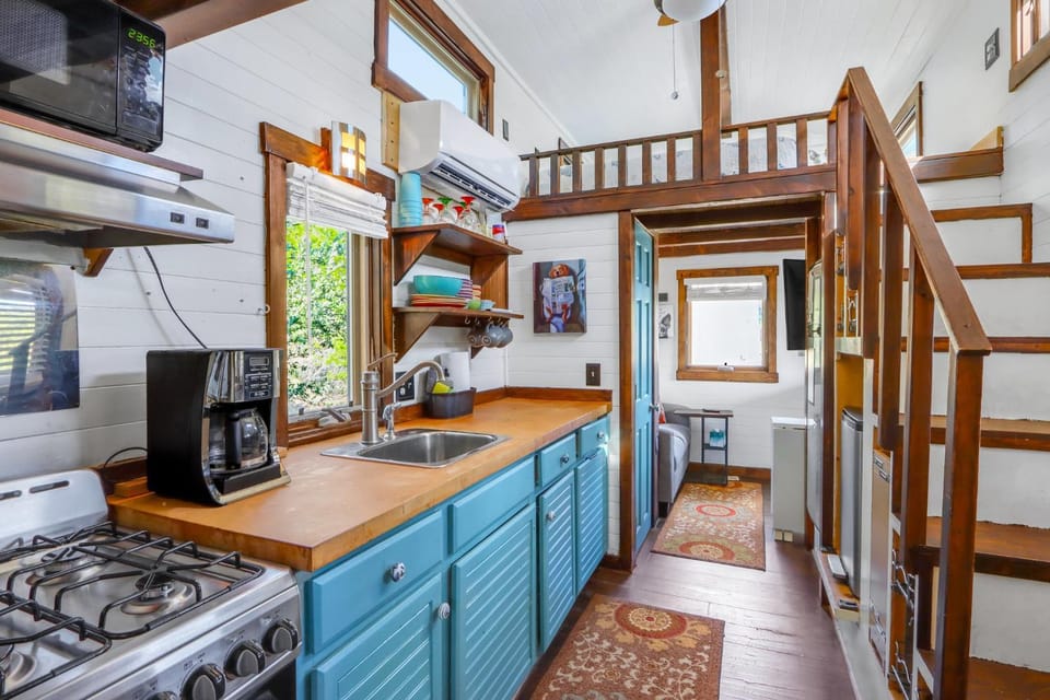 Arbor House of Dripping Springs - Hound Hollow House in Rio Grande