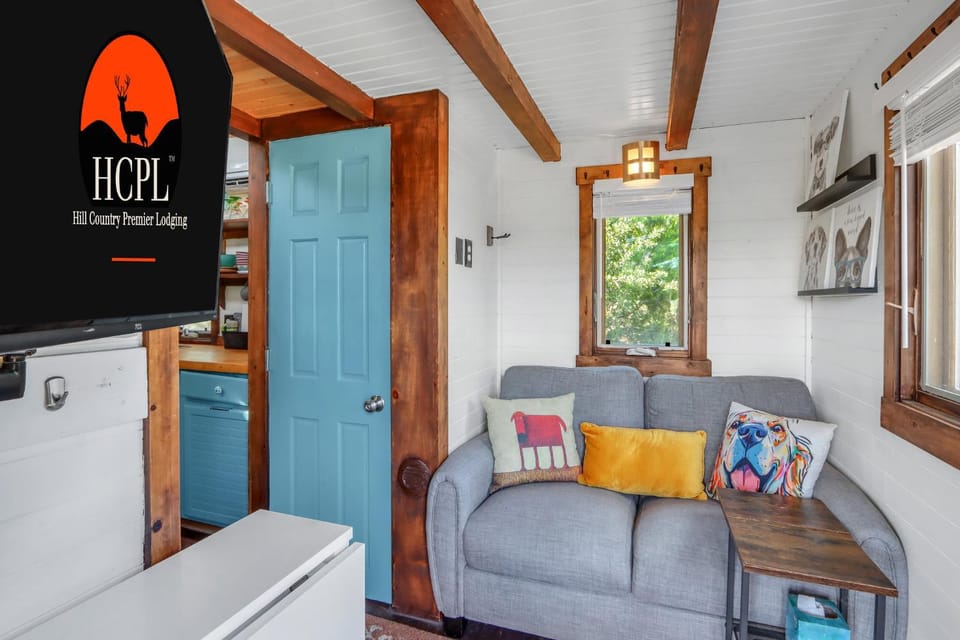 Arbor House of Dripping Springs - Hound Hollow House in Rio Grande