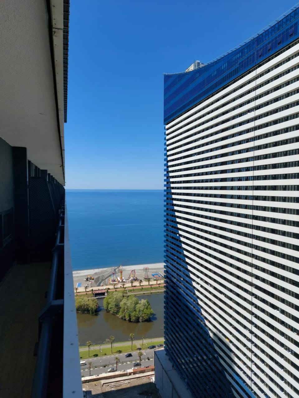sea view 1line with balcony Apartment hotel in Batumi