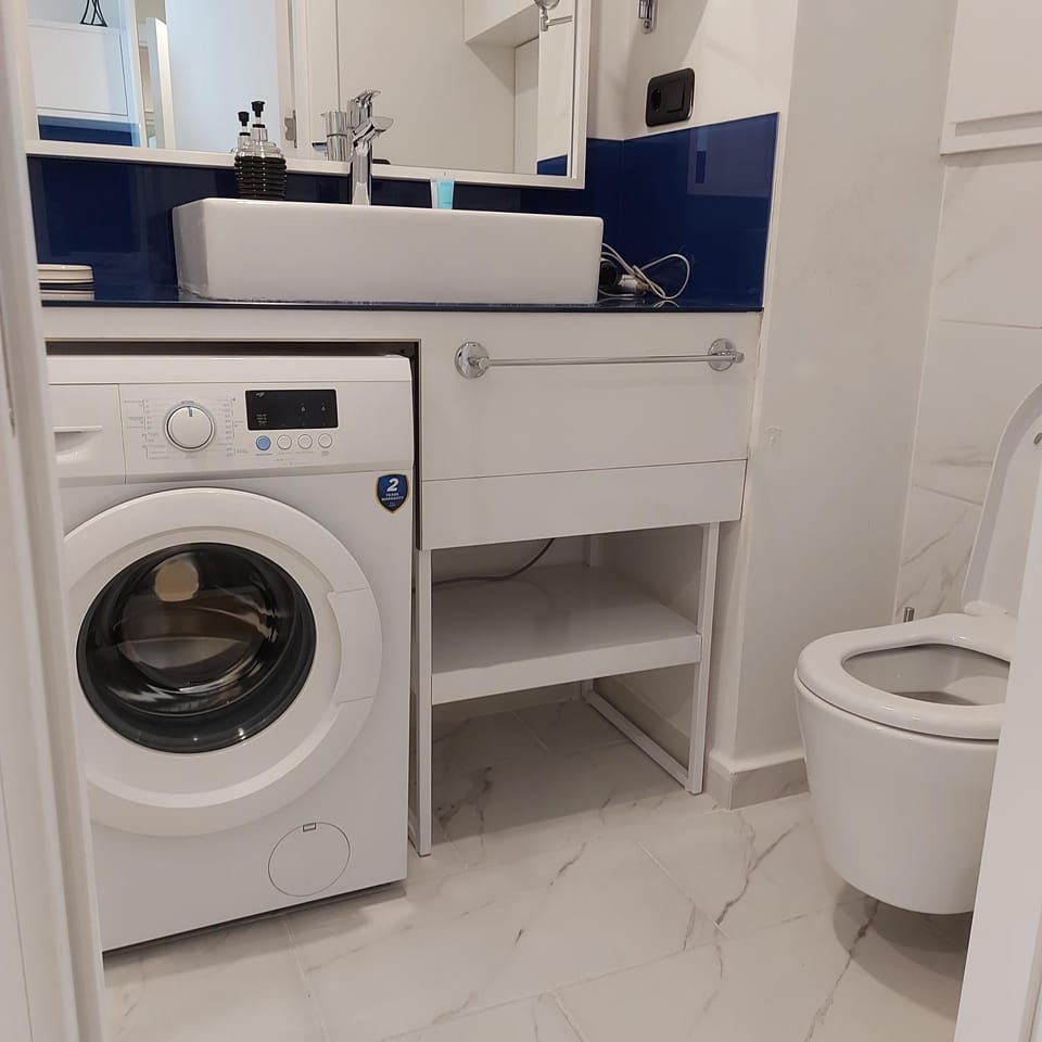 Toilet, Bathroom, washing machine