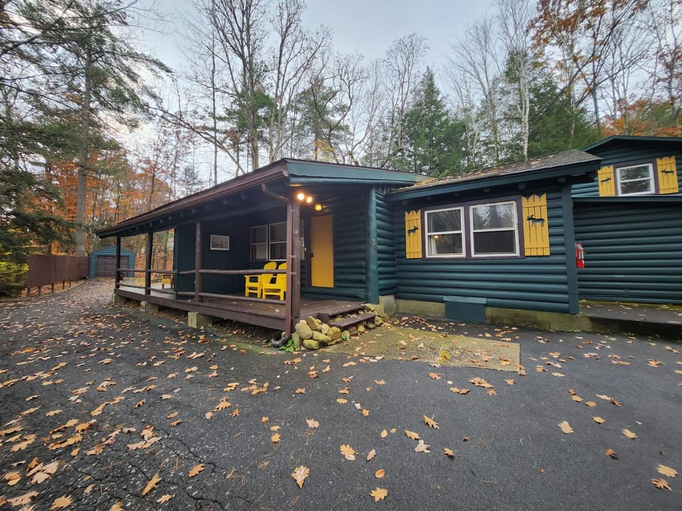 Adirondack Diamond Point Lodge Motel in Queensbury