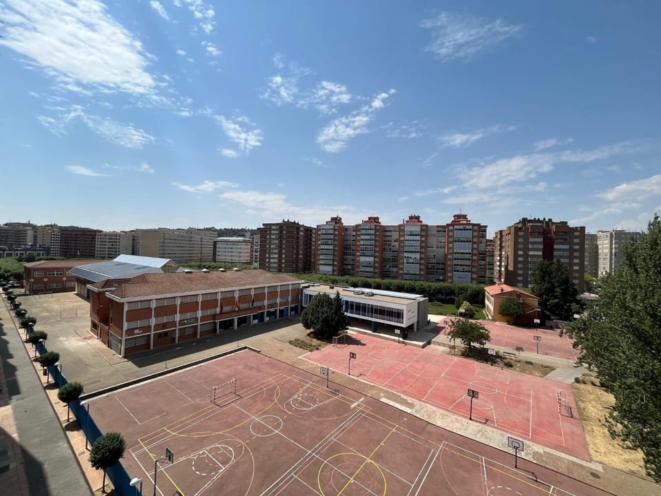 AtuaireHome Agradable apartamento en el centro de Burgos parking incluido Apartment in Burgos