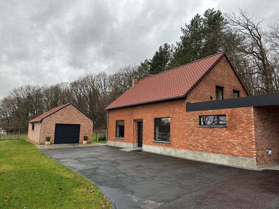 Property building, Day