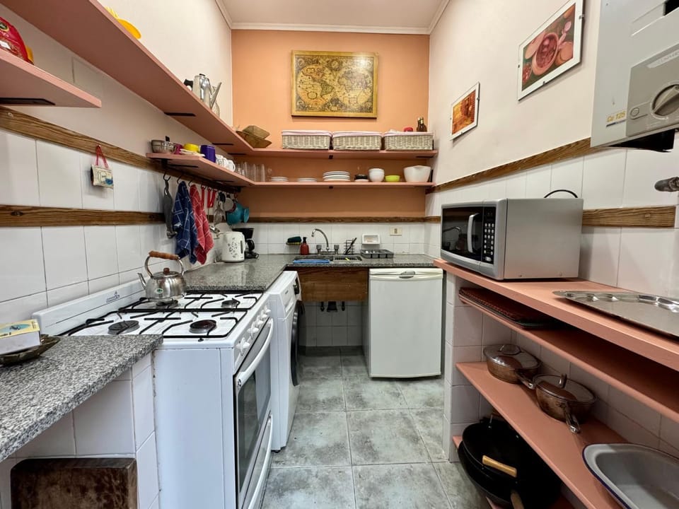 Kitchen or kitchenette, Communal kitchen, microwave, oven, stove, toaster, kitchen