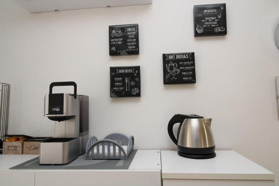 Summer Room- Fronte Spiaggia Bed and Breakfast in La Caletta