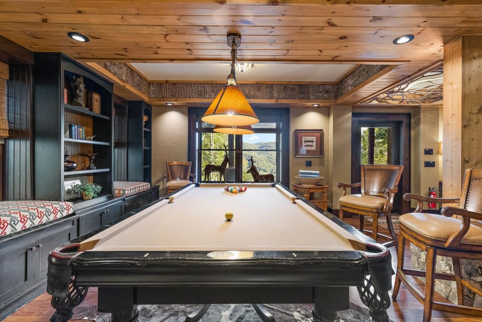 Diamond Creek Lodge House in Brushy Fork