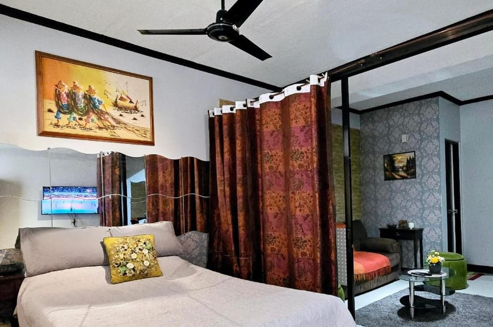 Manhattan Parkway Tower 2 Residences Cubao, Araneta Center Quezon City House in Pasig