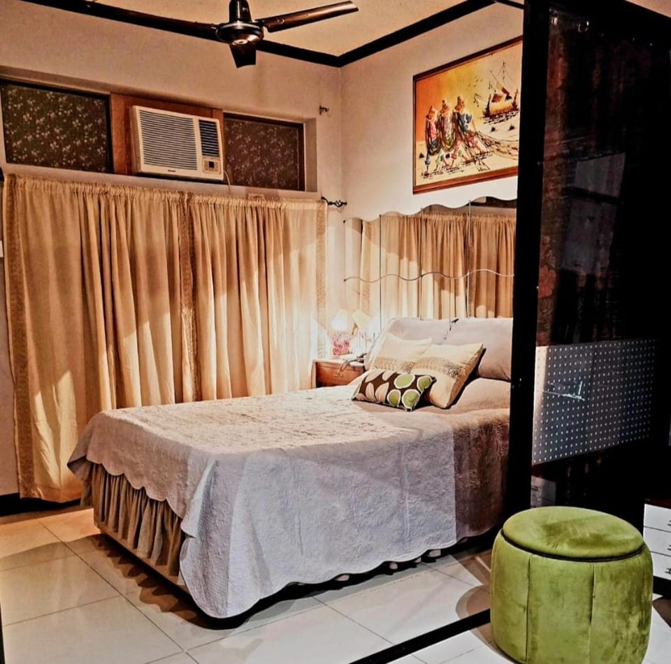 Manhattan Parkway Tower 2 Residences Cubao, Araneta Center Quezon City House in Pasig