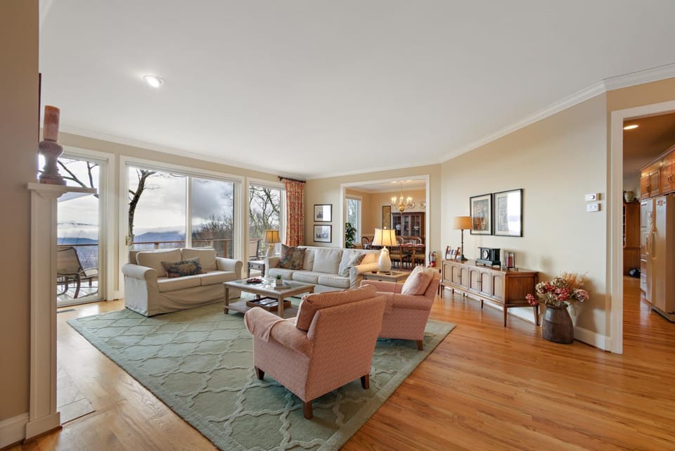Elderberry Overlook House in Beech Mountain