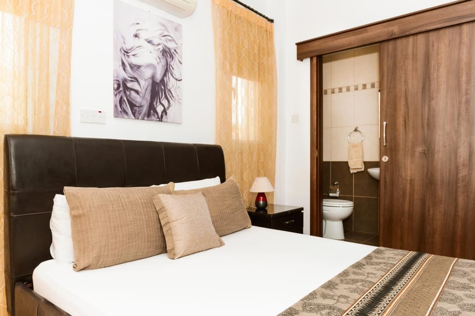 Shower, Bed