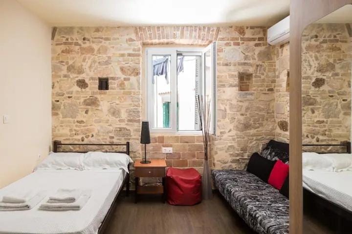 Photo of the whole room, Bedroom