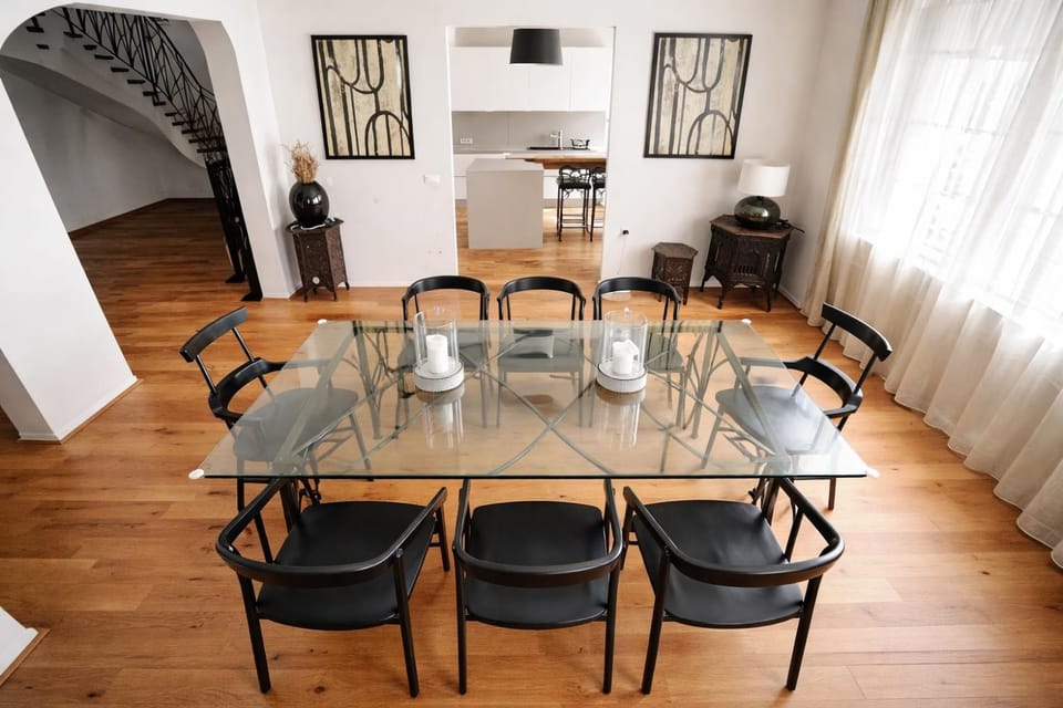 Dining area, kitchen