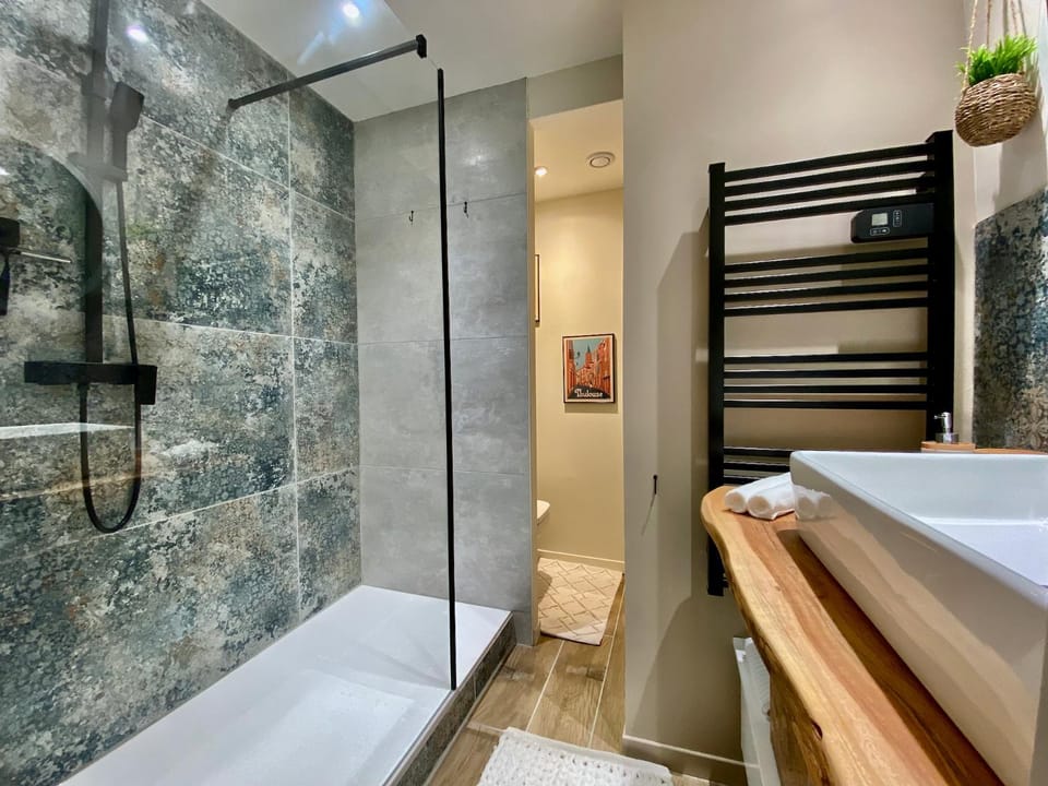 Shower, Bathroom