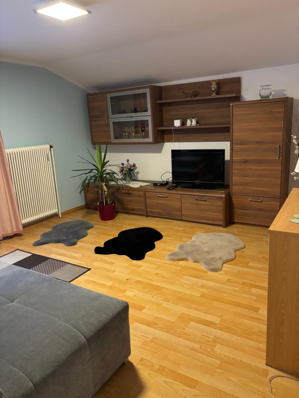 TV and multimedia, Seating area