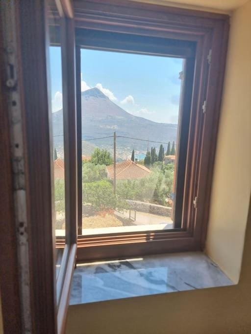 Castle in Oitylo Apartment in Messenia