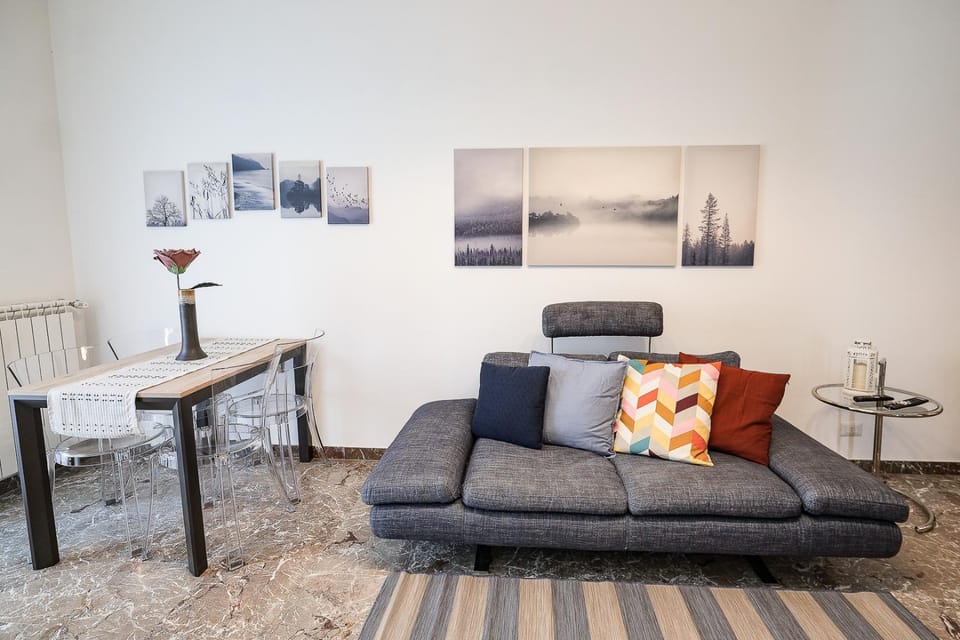 Living room, Seating area