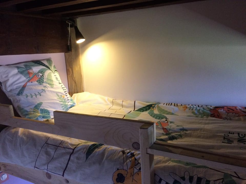 bunk bed