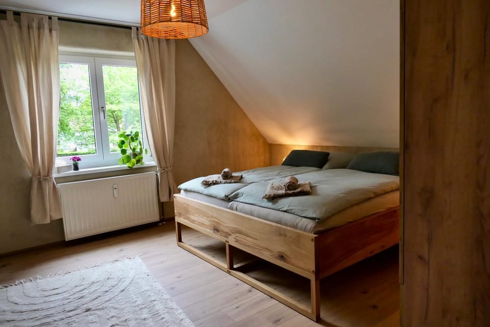 Bed, Bedroom