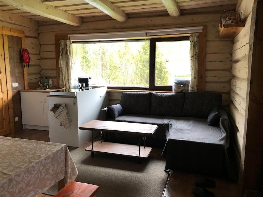Kitchen or kitchenette, Seating area