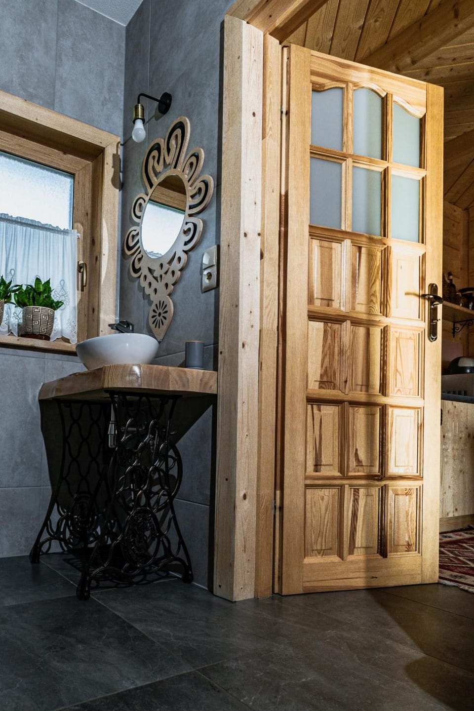 Bathroom, Kitchen or kitchenette