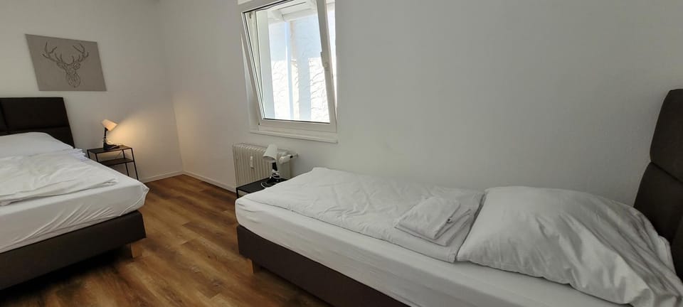 Bed, Photo of the whole room, Bedroom, internet