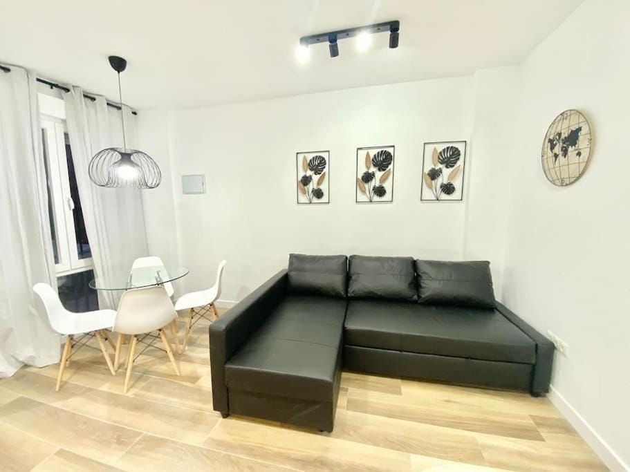 Madrid Rio Amparo Usera Apartment in Madrid