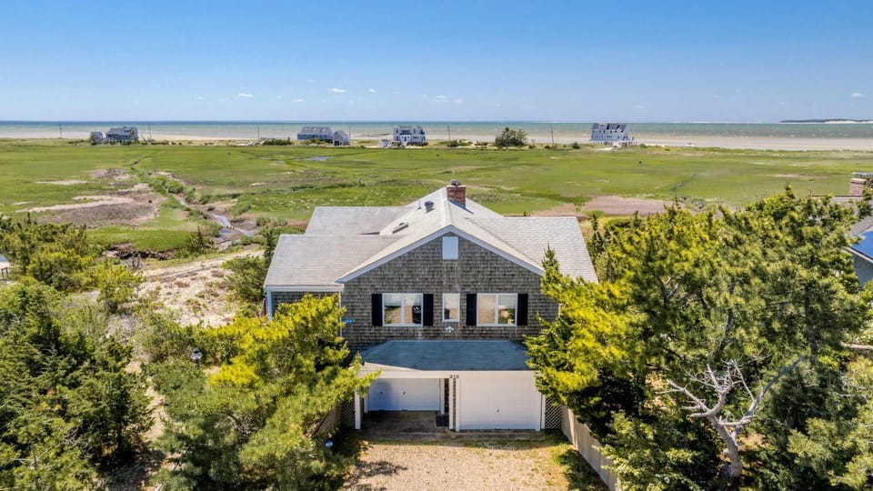 14463 - Waterfront Ocean View Deck Kayak WasherDryer and Central AC House in North Eastham