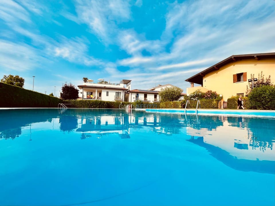 Swimming pool, Swimming pool