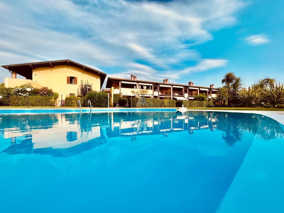 Swimming pool, Swimming pool